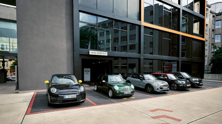 MINI techninė priežiūra – raskite artimiausią MINI autoservisą